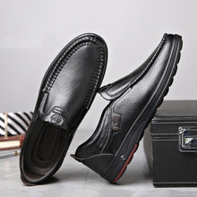 Load image into Gallery viewer, Mens Clubs Seven Loafers